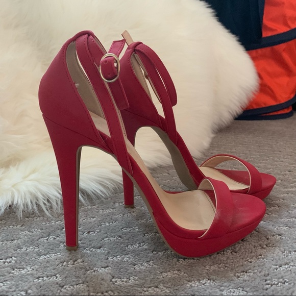 Beautiful red heels! - Picture 2 of 3